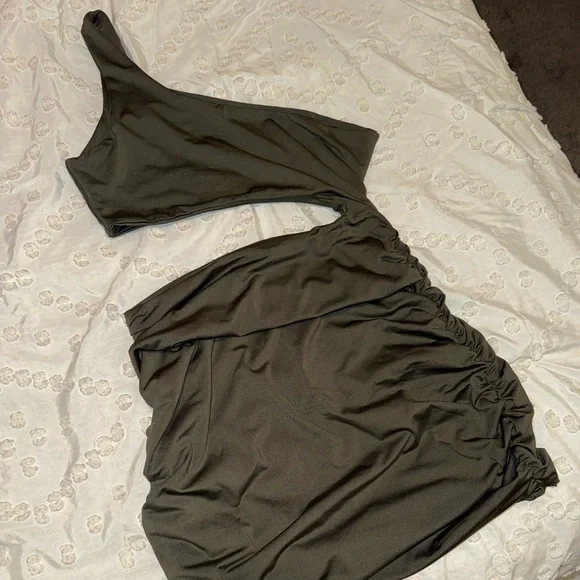 Olive Green One Shoulder Sleeveless Cutout Ruched Bodycon Mini Club Dress - XL 💚 - Picture 8 of 12